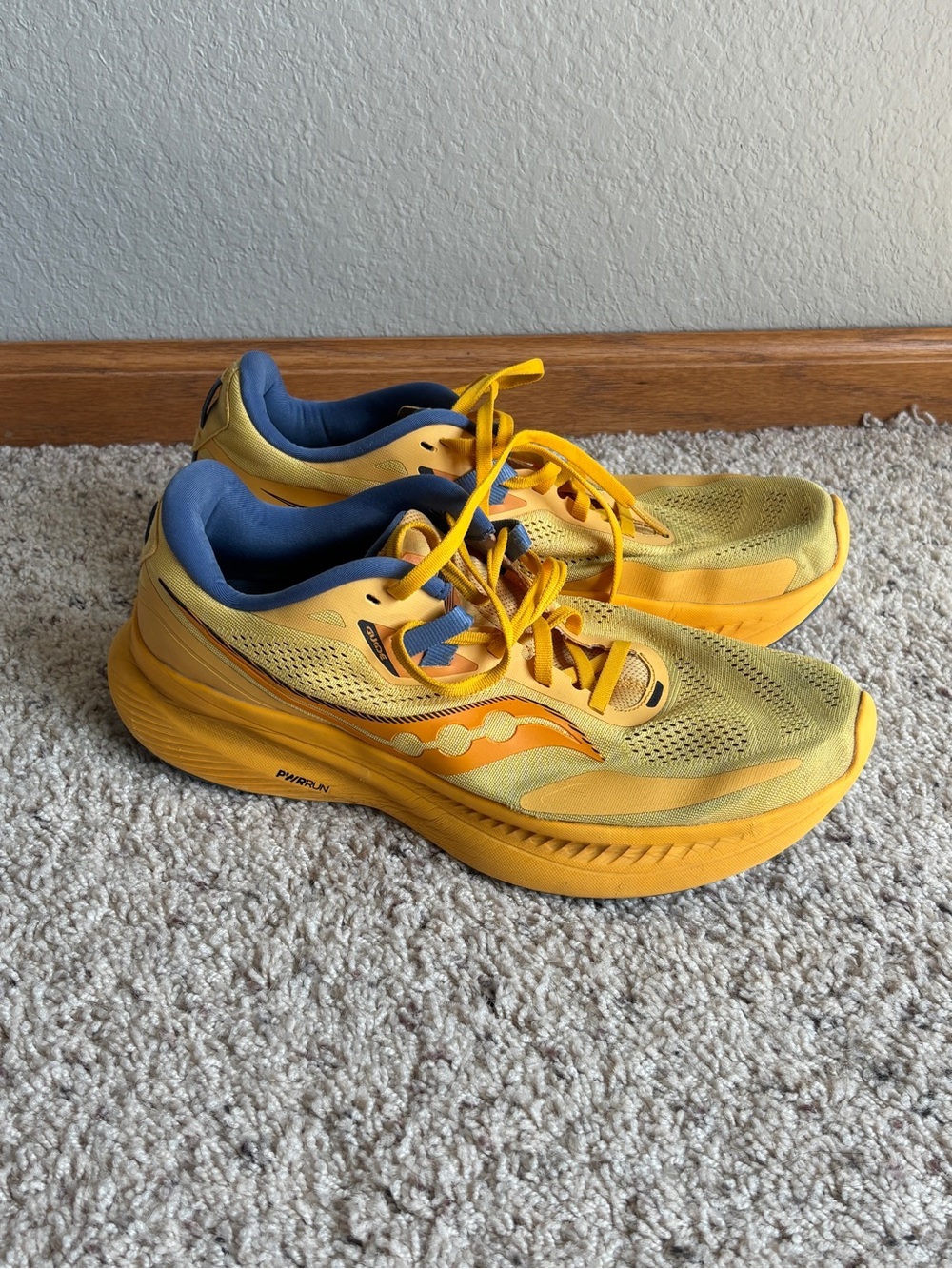 Saucony Guide 15 Women’s U.S. 11 Gold Summit Athletic Running Shoes
